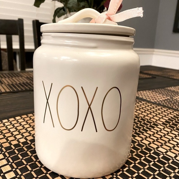 Rae Dunn XOXO Canister - Picture 2 of 6